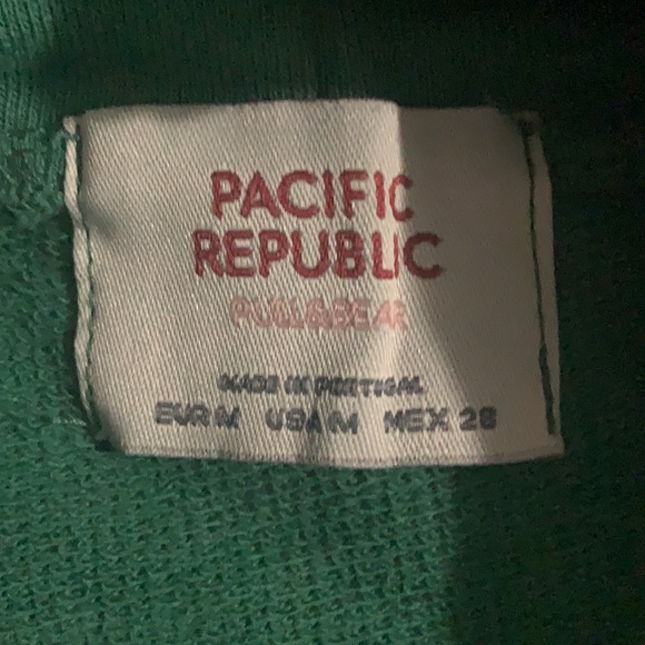 Pullover hoodie - Picture 2 of 2